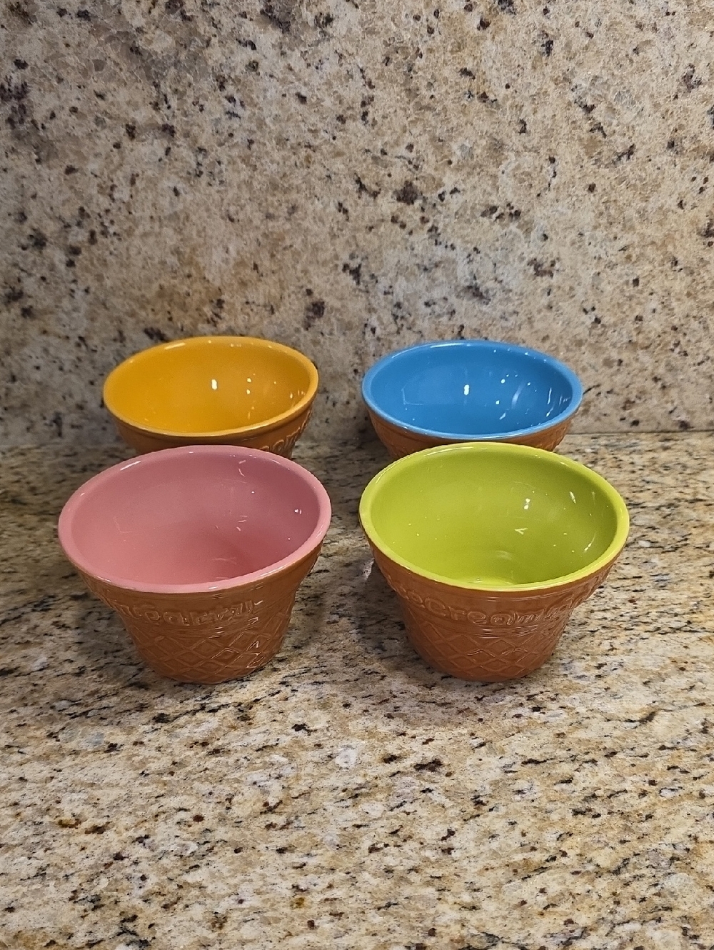 Home Essentials Ice Cream Bowls NWT